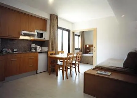 Selvapark Apartment *